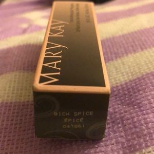 Mary Kay NouriShine Plus Lip Gloss